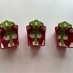 Set of 3 Matching Christmas Present Dishes